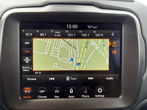 Used 2023 Jeep Renegade Latitude AWD/4WD image 28