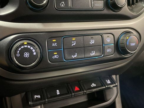 Used 2022 Chevrolet Colorado LT w/ Fleet Safety Package image 19