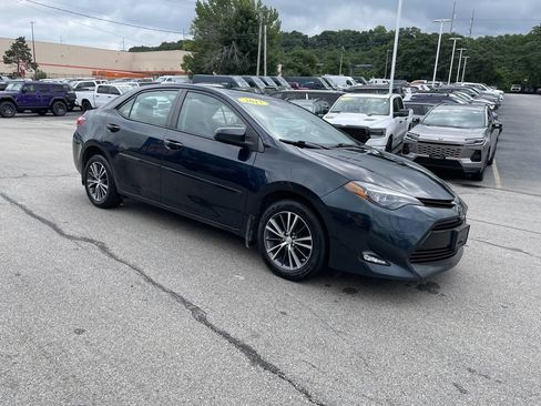 Used 2017 Toyota Corolla LE w/ LE Premium Package FWD image 6