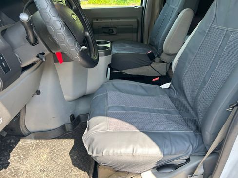 Used 2017 Ford E-350 and Econoline 350 Super Duty w/ Motorhome Prep Package RWD image 14