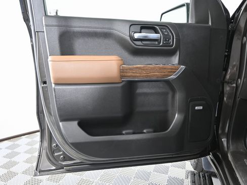 Used 2021 Chevrolet Silverado 1500 High Country w/ Technology Package image 21