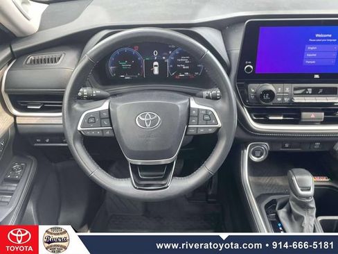 Certified 2024 Toyota Grand Highlander AWD image 16