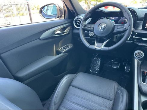 Used 2024 Alfa Romeo Tonale Veloce w/ Premium Interior Package image 19