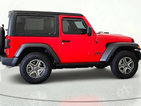 Used 2023 Jeep Wrangler Sport AWD/4WD image 9