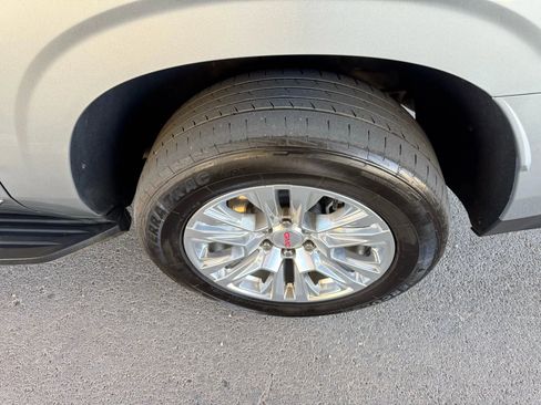 Used 2023 GMC Yukon XL Denali image 33