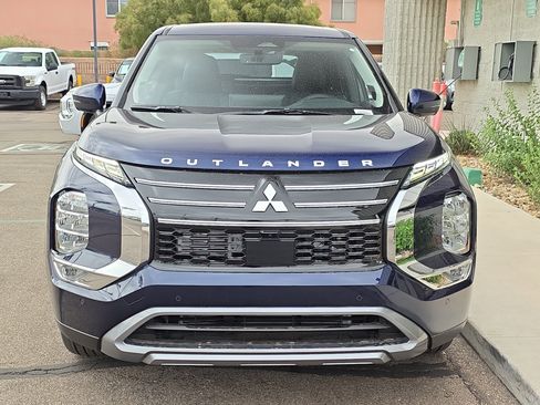New 2026 Mitsubishi Outlander SE FWD image 2