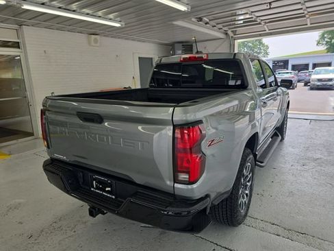 Certified 2025 Chevrolet Colorado Z71 w/ Technology Package AWD/4WD image 5