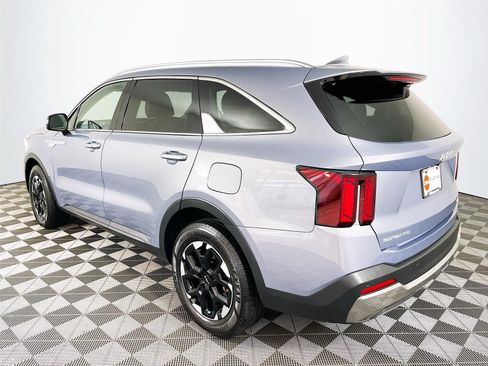Used 2024 Kia Sorento S w/ Panoramic Sunroof Package AWD/4WD image 7