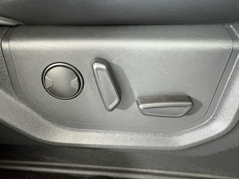 Used 2023 Ford Expedition Max XLT image 39