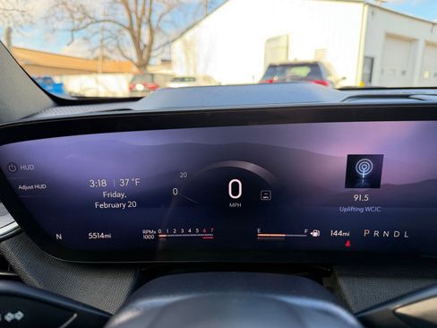 Used 2025 Buick Enclave Preferred w/ Power Package image 23