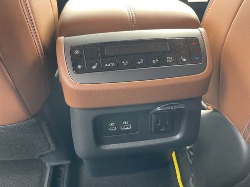 New 2025 Nissan Pathfinder Platinum w/ Cargo Package image 25