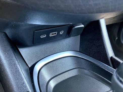 Used 2020 Chevrolet Malibu LT FWD image 34