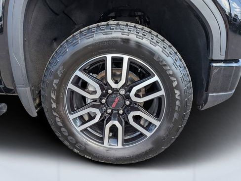 Used 2025 GMC Sierra 1500 AT4 image 10