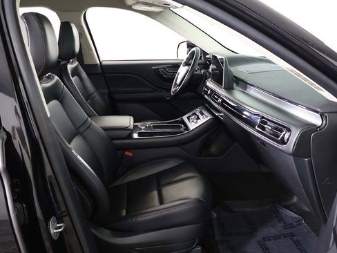 Used 2023 Lincoln Aviator Standard image 32