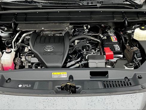 Used 2023 Toyota Highlander Platinum image 9