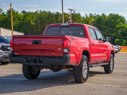 Used 2019 Toyota Tacoma SR5 RWD image 7