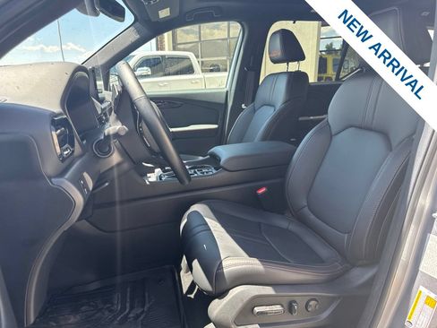 Used 2025 Honda Pilot TrailSport image 18
