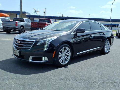 Used 2019 Cadillac XTS Luxury FWD image 1