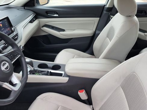 Used 2025 Nissan Altima 2.5 SV image 29