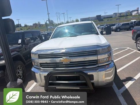 Used 2015 Chevrolet Silverado 2500 W/T AWD/4WD image 2