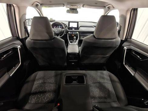 Used 2025 Toyota RAV4 XLE AWD/4WD image 25