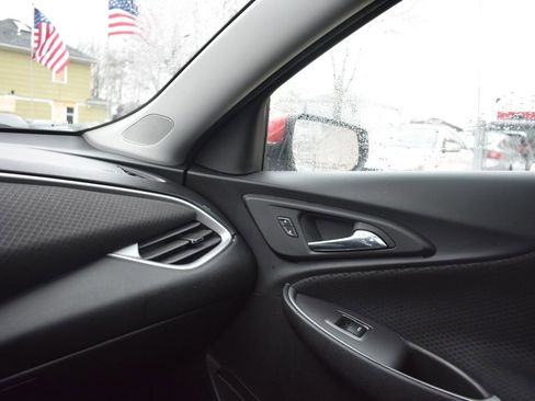 Used 2024 Chevrolet Malibu LT image 18