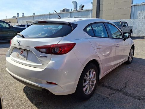 Used 2017 MAZDA MAZDA3 Sport image 3