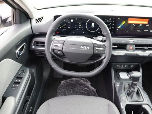 New 2025 Kia K4 EX image 12