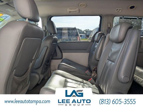 Used 2010 Chrysler Town & Country Touring image 13