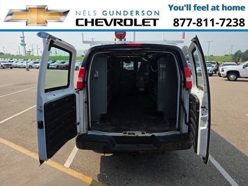 Used 2017 GMC Savana 3500 Extended RWD image 10