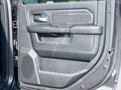 New 2026 RAM 3500 Big Horn AWD/4WD image 32