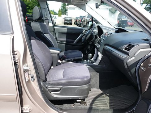 Used 2015 Subaru Forester 2.5i Premium w/ All-Weather Package AWD/4WD image 27