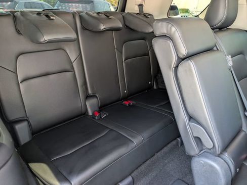 Used 2023 Nissan Pathfinder SL AWD/4WD image 35