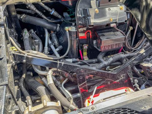 Used 2005 Ford GT RWD image 29