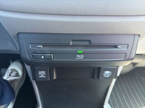 Used 2018 Honda Odyssey EX-L image 24