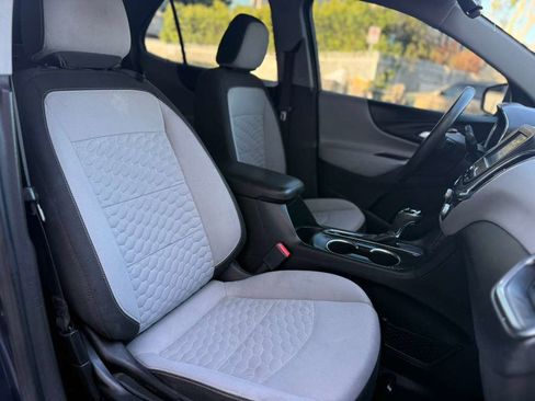 Used 2018 Chevrolet Equinox LS FWD image 23