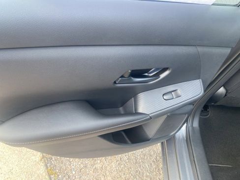 New 2025 Nissan Sentra SV image 12