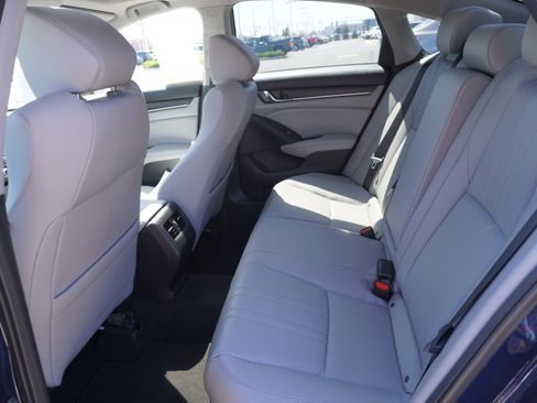 Used 2018 Honda Accord Touring image 13