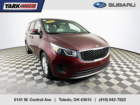 Used 2016 Kia Sedona LX w/ Option Group 020 FWD image 1