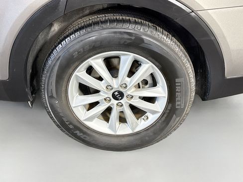 Used 2019 Kia Sorento L image 36