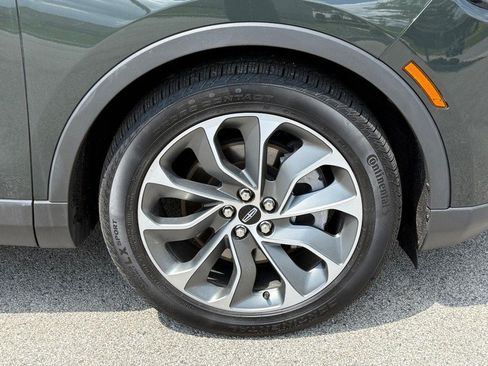 Used 2023 Lincoln Nautilus Reserve AWD/4WD image 12