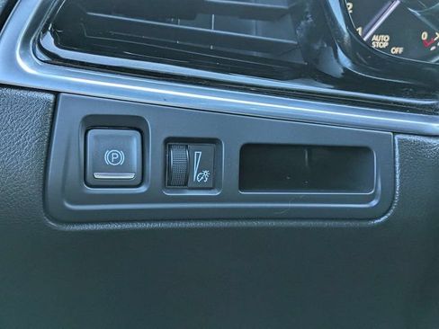 Certified 2023 Cadillac XT6 Premium Luxury FWD image 28