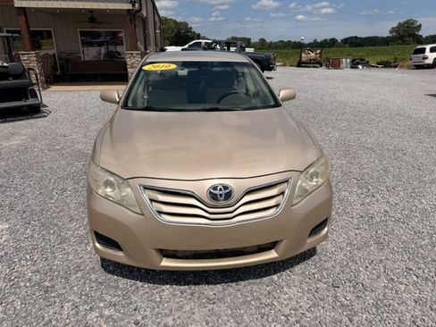 Used 2010 Toyota Camry SE FWD image 3