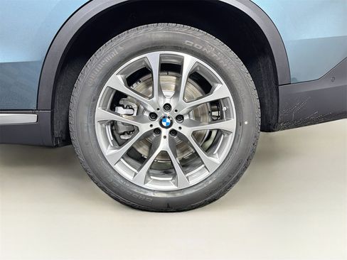 New 2026 BMW X5 xDrive50e w/ Executive Package image 34