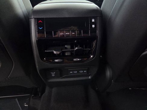 New 2026 Jeep Grand Cherokee L 2WD image 18