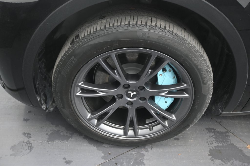 Used 2024 Tesla Model Y Long Range RWD image 9