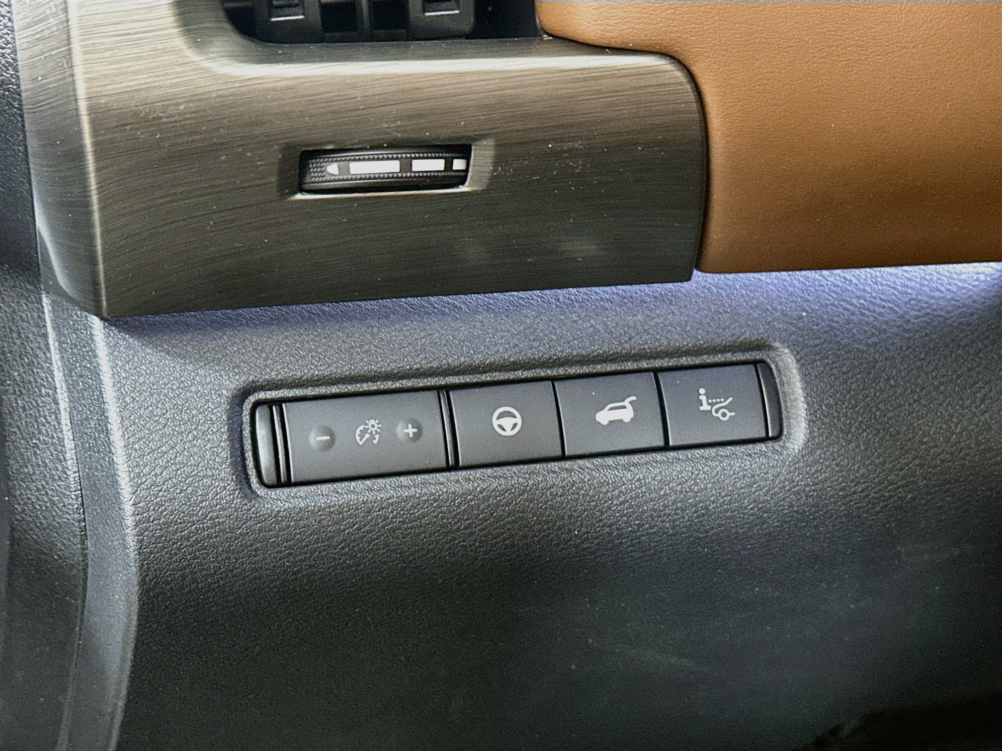 Used 2023 Nissan Pathfinder Platinum AWD/4WD image 10