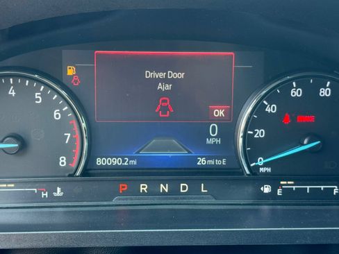 Used 2022 Ford Explorer XLT w/ Equipment Group 202A RWD image 33