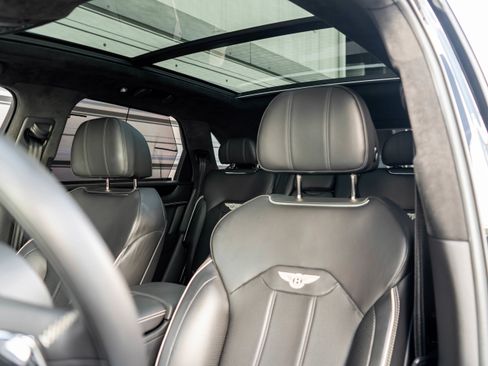 Used 2022 Bentley Bentayga image 9