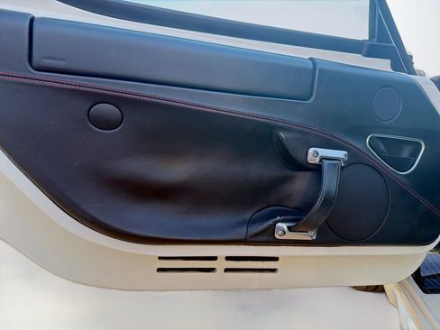 Used 2016 Alfa Romeo 4C Base w/ Convenience Group - Coupe image 17